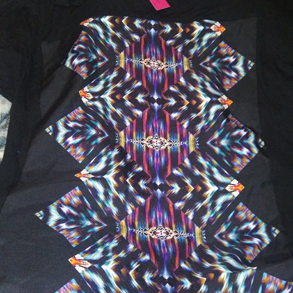 Black trible shirt